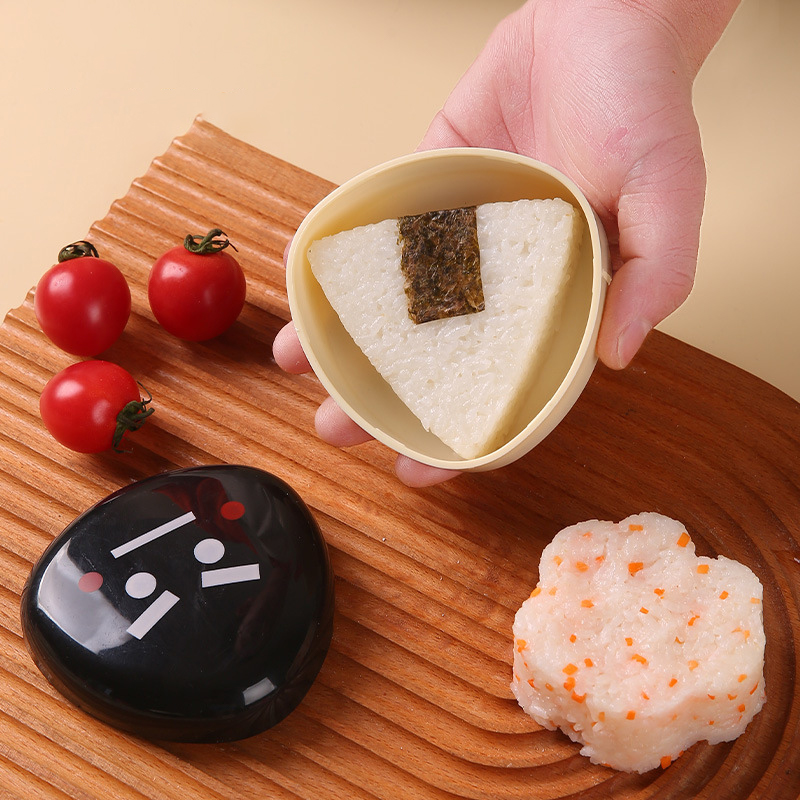 Sushi Lunch Box Triangle Rice  - مراجعة Kitchen Gadgets Japanese وسعره