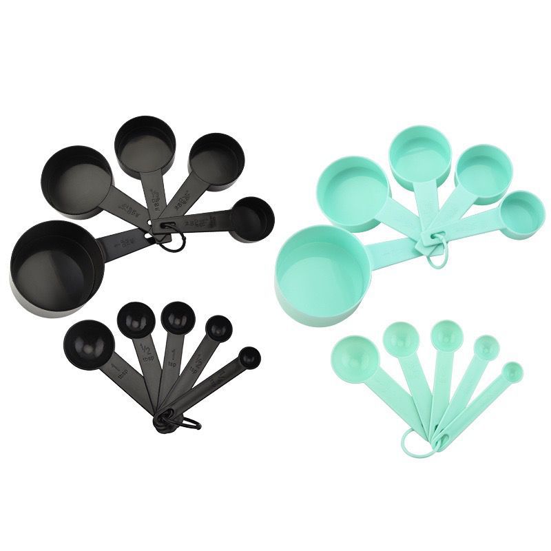 Plastic Measuring Cups and Spo - مراجعة Kitchen Gadgets Under $10 وسعره